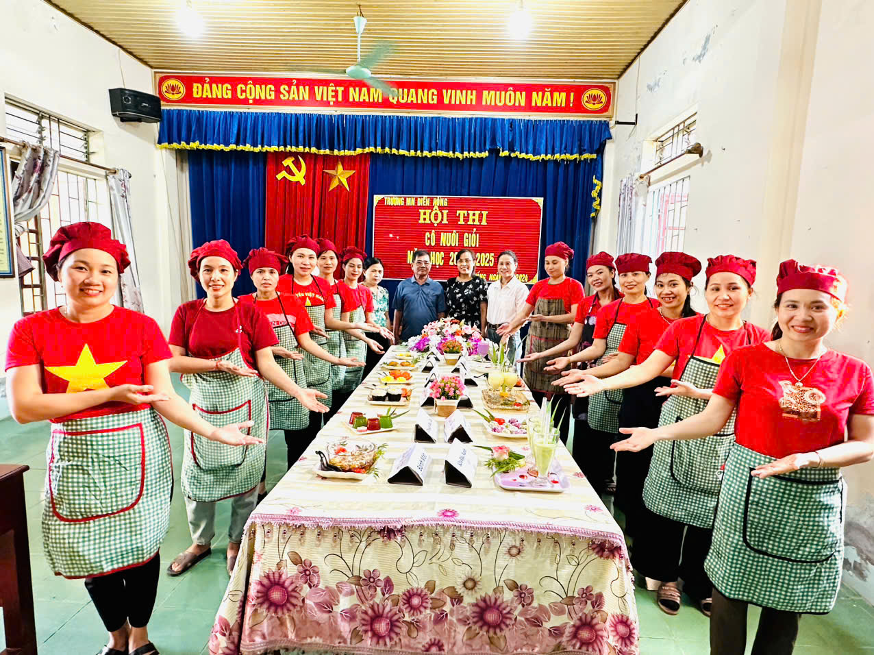 Thi cô nuôi đầy đủ